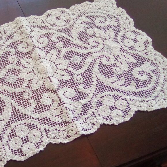 Lacy Filet Crochet Doily 1930s Handmade Beige Floral - Picture 5 of 6